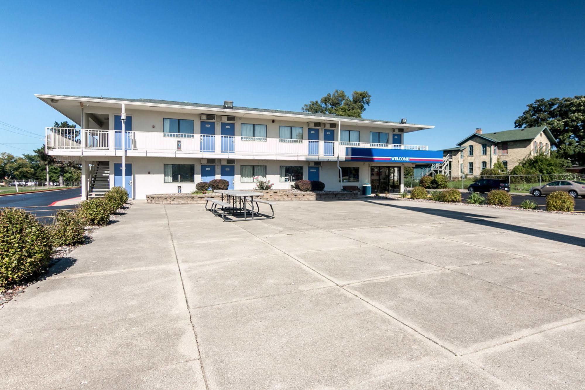 Motel 6-Janesville, Wi Εξωτερικό φωτογραφία